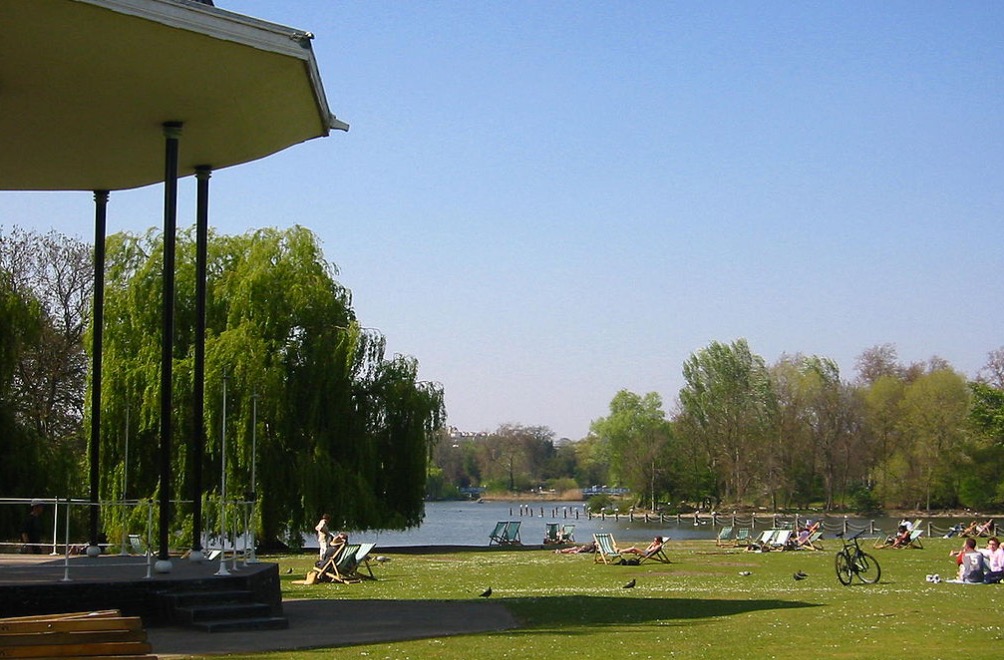 Regent’s Park warning: Do not feed the birds…. curried rice Regent's Park