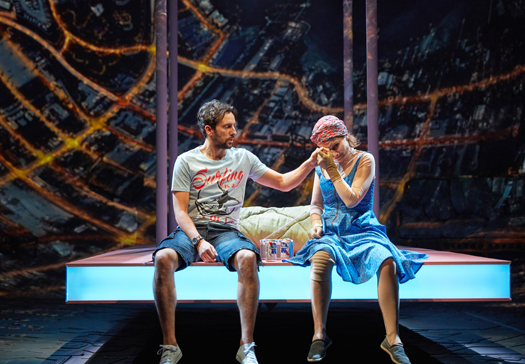 Ugly Lies the Bone at the National Theatre. l-r Ralf Little (Stevie) and Kate Fleetwood (Jess) Photo by Mark Douet _D4A1037