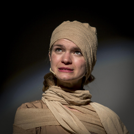 Review: Mummy at Crazy Coqs Amy Gwilliam in Mummy_Photo Amy Gwilliam