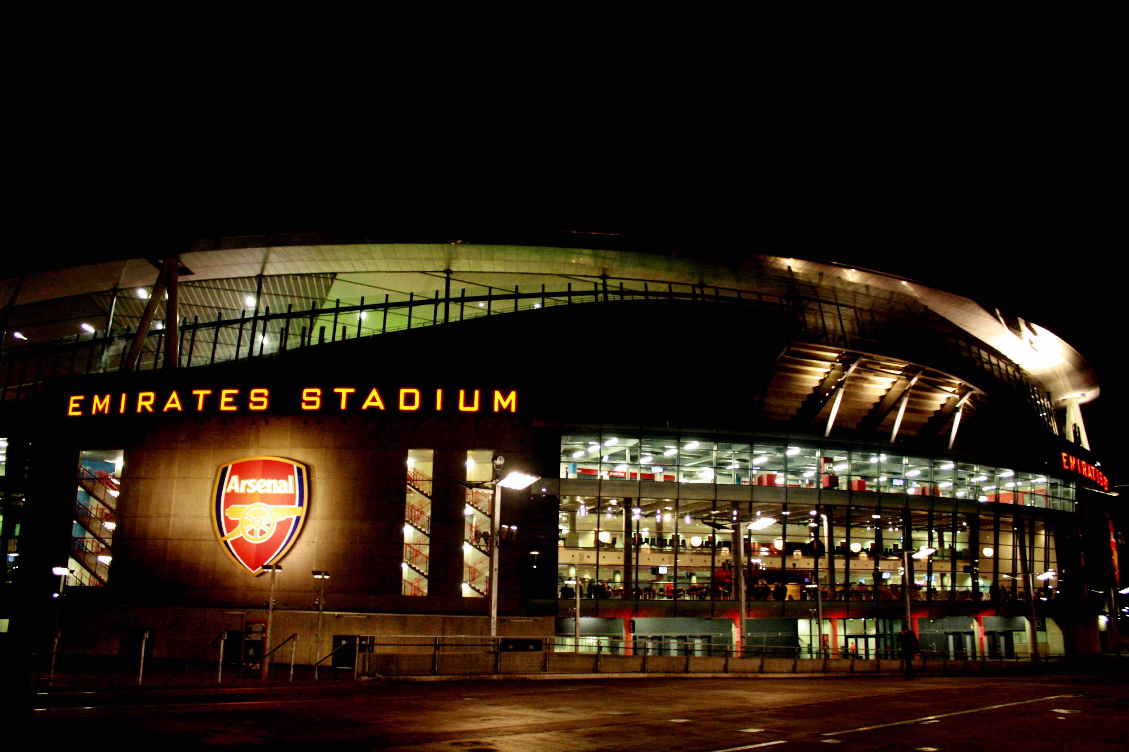 Arsenal come from behind to beat champions Stock Arsenal