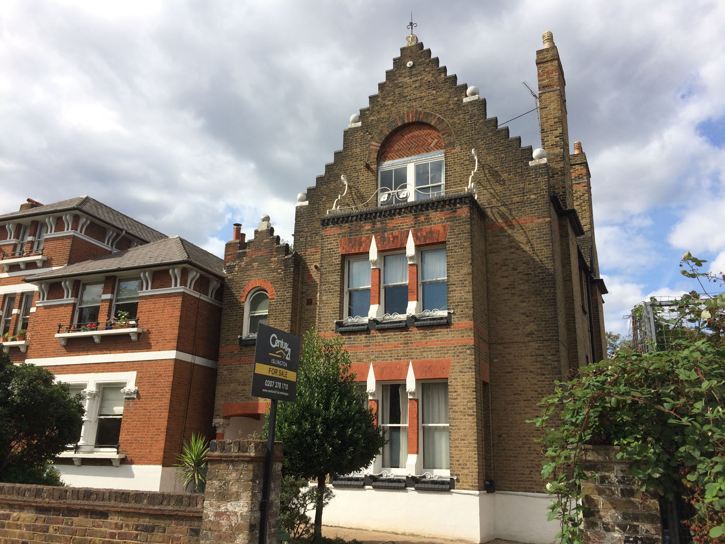 SPACED HOUSE