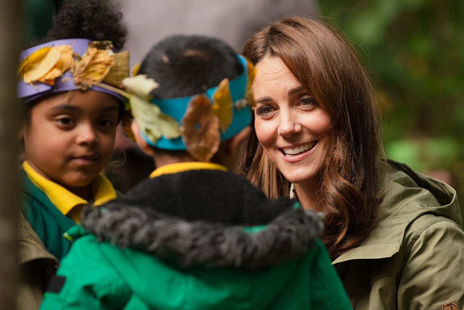 Kate Middleton returns from maternity leave with Paddington visit image002-2