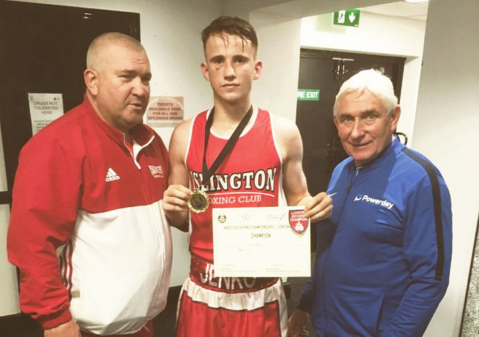 Ewan Jenkins-Islington coach Roy Callaghan and Steve Newland of Powerday Hooks