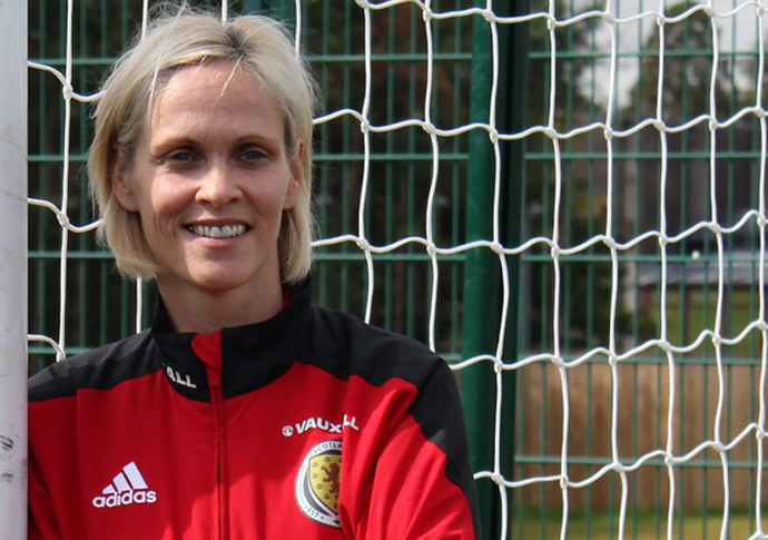 Gunners’ starring roles as England go top Shelley Kerr