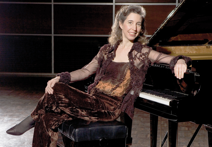 Michael White’s music news: Hampstead Arts Festival – Pianist Angela Hewitt plays Beethoven Angela Hewitt_© Peter Hundert