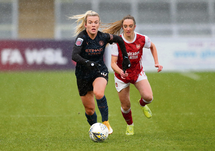 Lisa Evans chases down Lauren Hemp IMG_5094-2 The FA Via Getty Images