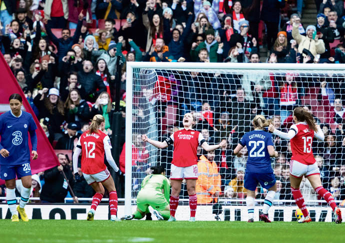 Arsenal v Chelsea - Barclays FA Womens Super League - Emirates Stadium