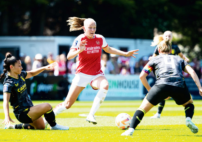 Barclays FA Womens Super League - Arsenal v Aston Villa - Meadow Park