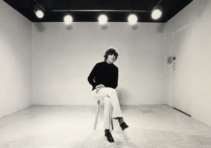 Top gallerist Flowers dies at 90 Angela Flowers