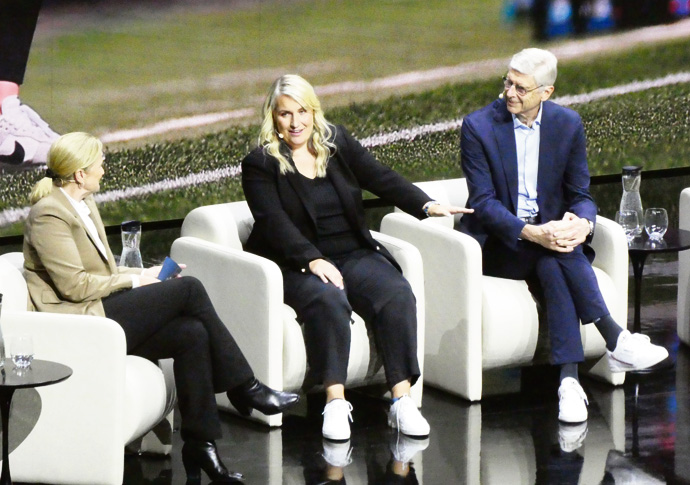Emma Hayes - Arsene Wenger