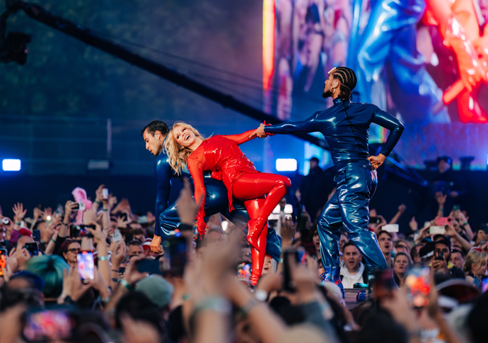 Kylie’s Hyde Park show an emotional celebration of star’s enduring appeal BST_130724_KYLIE_PHOEBEFOX-23 new