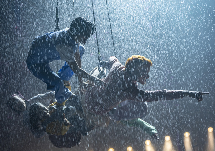 Review: Fuerza Bruta: Aven, at The Roundhouse Aven