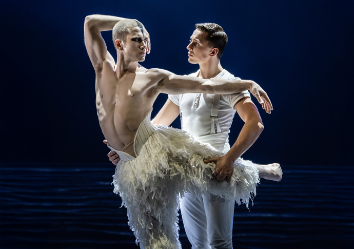 Michael White’s classical news: Highgate International Chamber Music Festival; Swan Lake; ‘Queer Messiah’; Pirates of Penzance SWANLAKE by Bourne