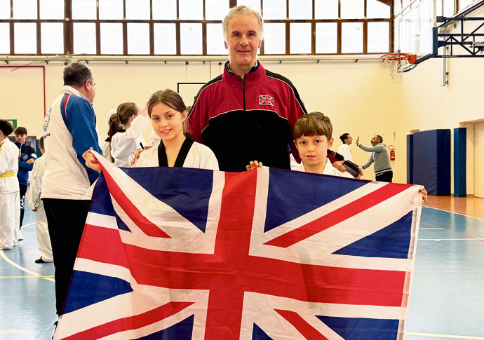 The Italian jab! Tiger Max flies GB flag at tournament Lilli_and_Maximilian_Babak_with_Master_Rienzi_Trento