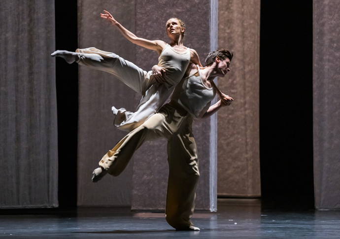 Review: Light of Passage, at Royal Opera House Light Of Passage-18-10-22-Royal Ballet-ROH-4863
