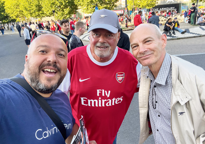 Fans’ tribute to Arsenal writer ‘Highbury Spy’ Steve Ashford_this one