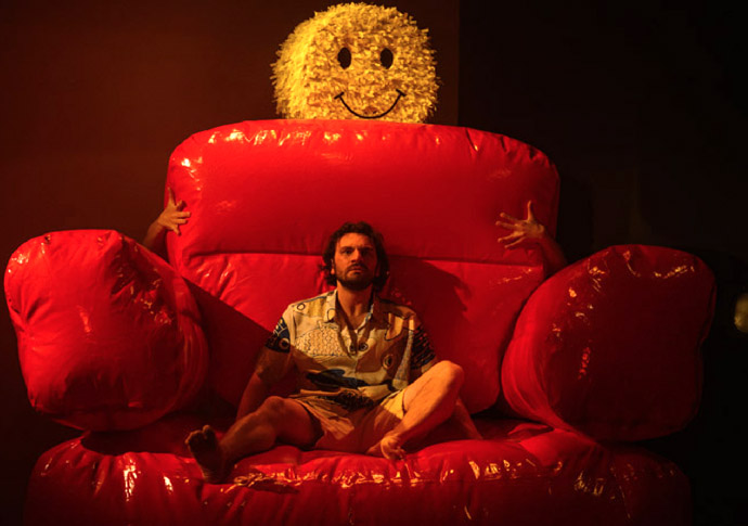 The Uncontainable Nausea of Alec Baldwin_photo David Monteith-Hodge