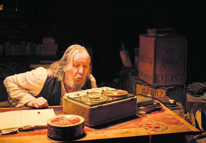 Review: Krapp’s Last Tape, Royal Court Theatre Theatre_Gary Oldman in Krapp's Last Tape_credit Jack English